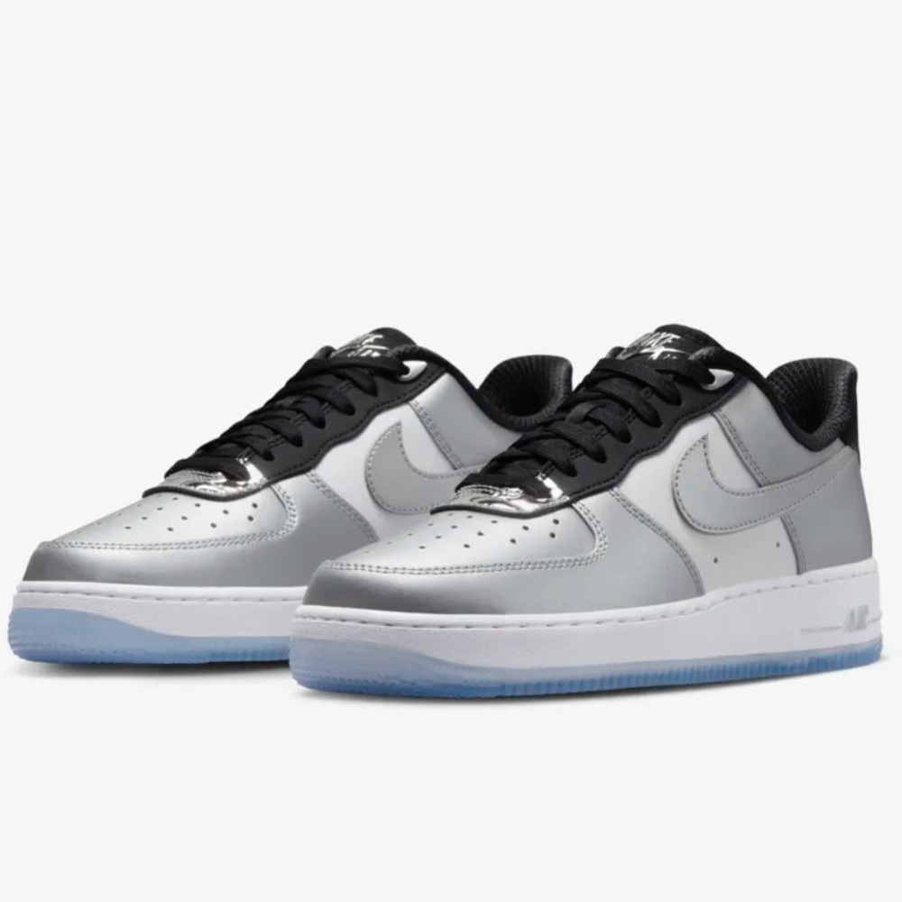 Nike Air Force 1 Women’s ‘07 SE - Metallic Silver